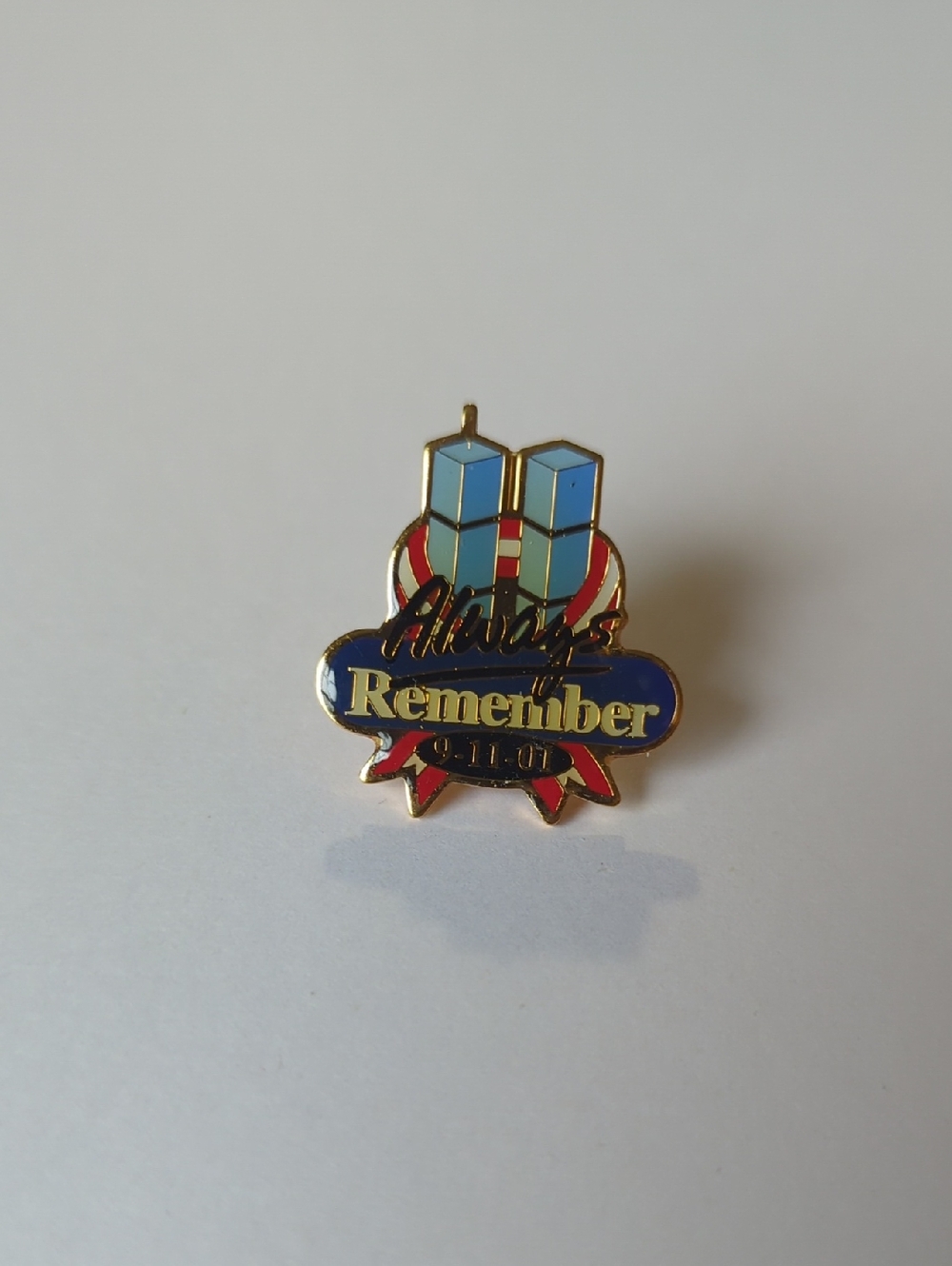 Commemorative Enamel Lapel Pin American Flag Twin Towers Always Remember 9-11-01
